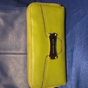 Michael kors wallet